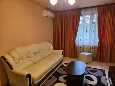 Living apartament vanzare Sector 3 Bucuresti canapea